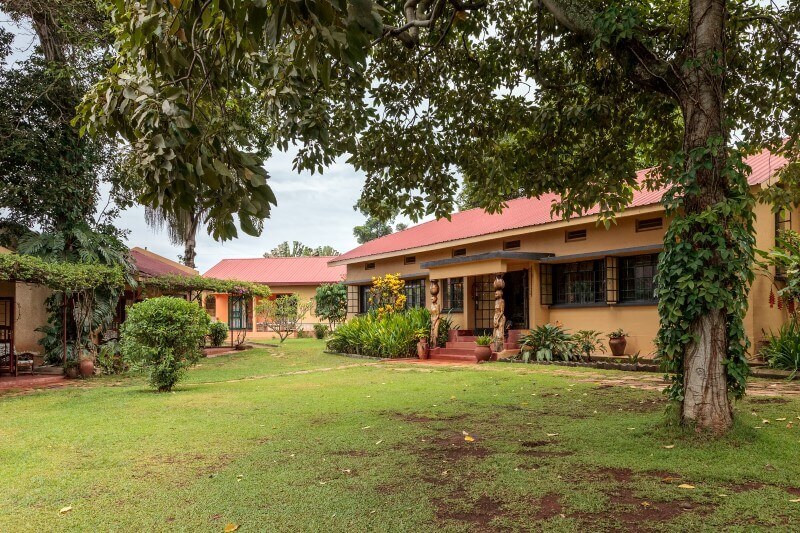 Airport Guest House - Nature Lodges - Your Home in Uganda